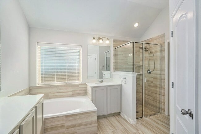 Building Photo - 2805 Chestnut Ln