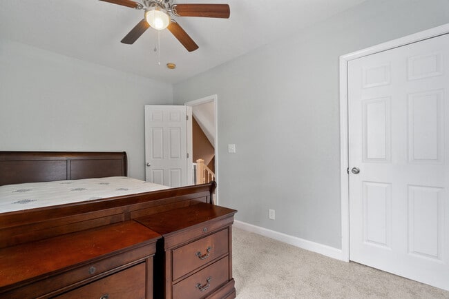 Building Photo - 846 W 41st St