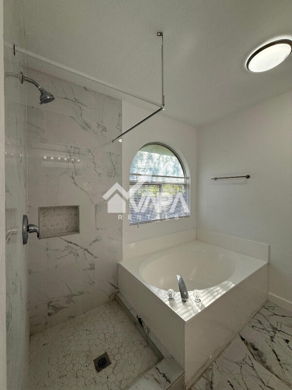 Building Photo - 7226 Bull Creek Dr