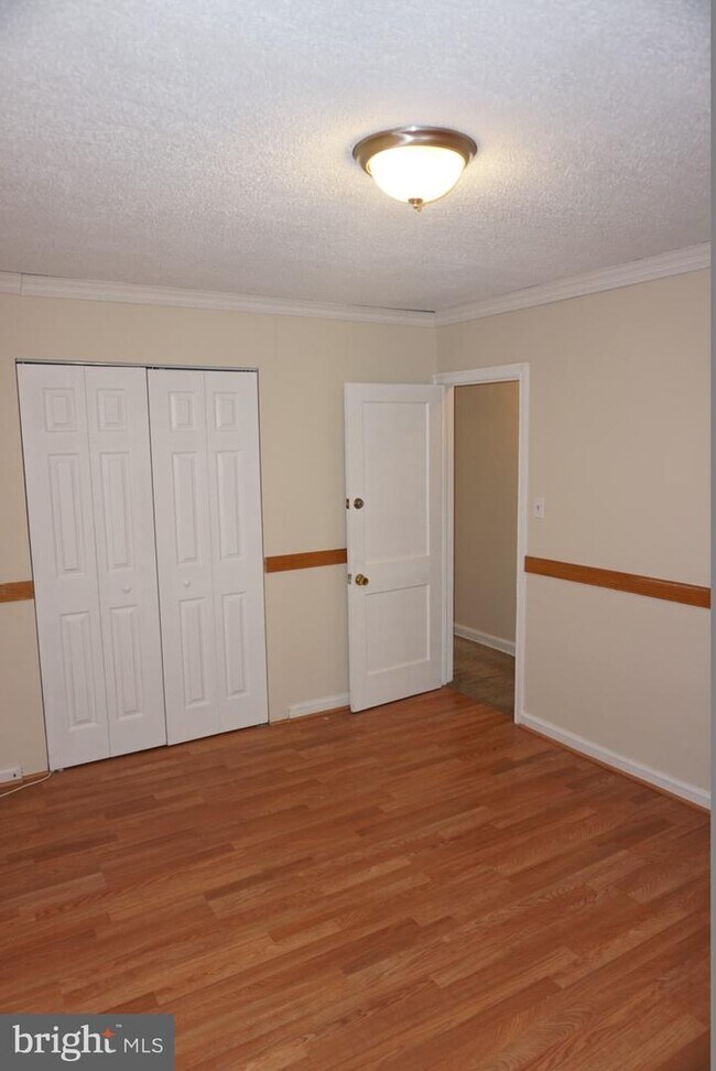 Building Photo - 4926 Edgemere Ave