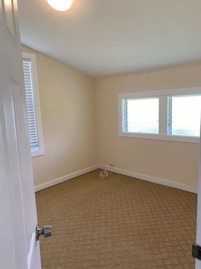 Building Photo - Charming 3BR/1BA Home minutes from Hilo on...