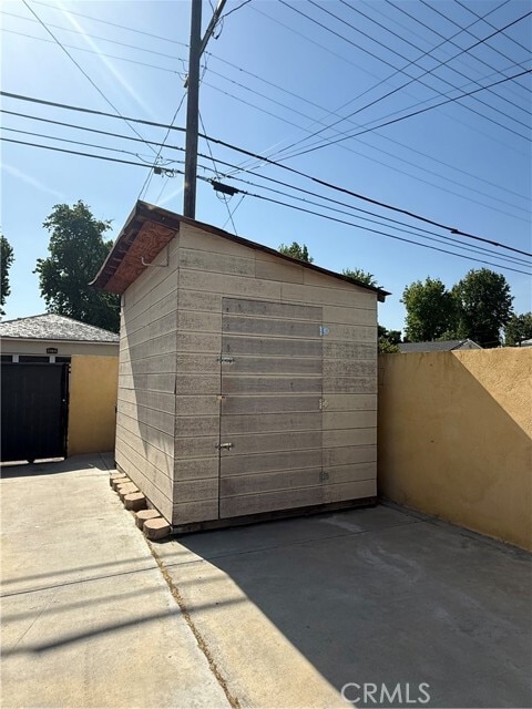Building Photo - 6517 White Oak Ave
