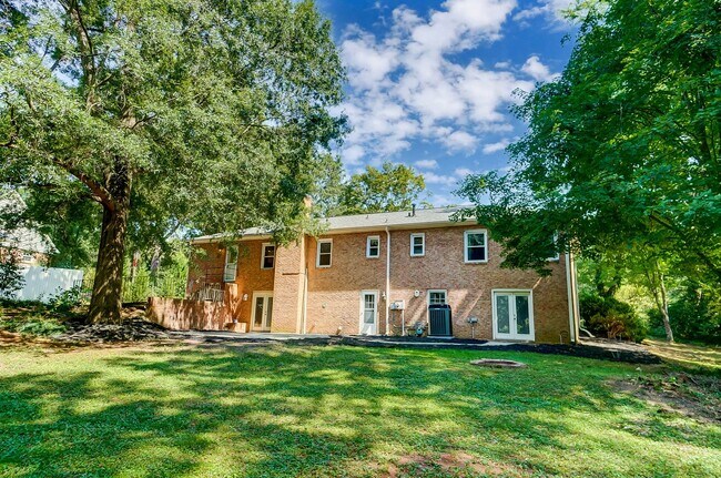 Building Photo - Fully Remodeled Ranch Style Home In South Park! (Landscaping Included)