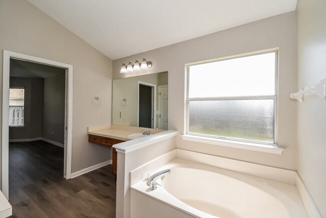 Building Photo - 1311 Yellow Jacket Ct