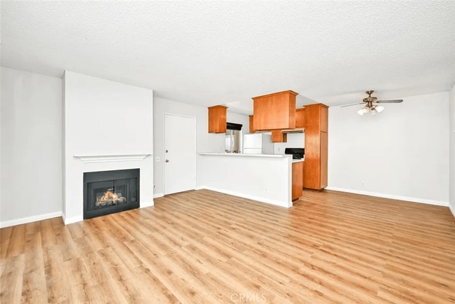 Building Photo - 2805