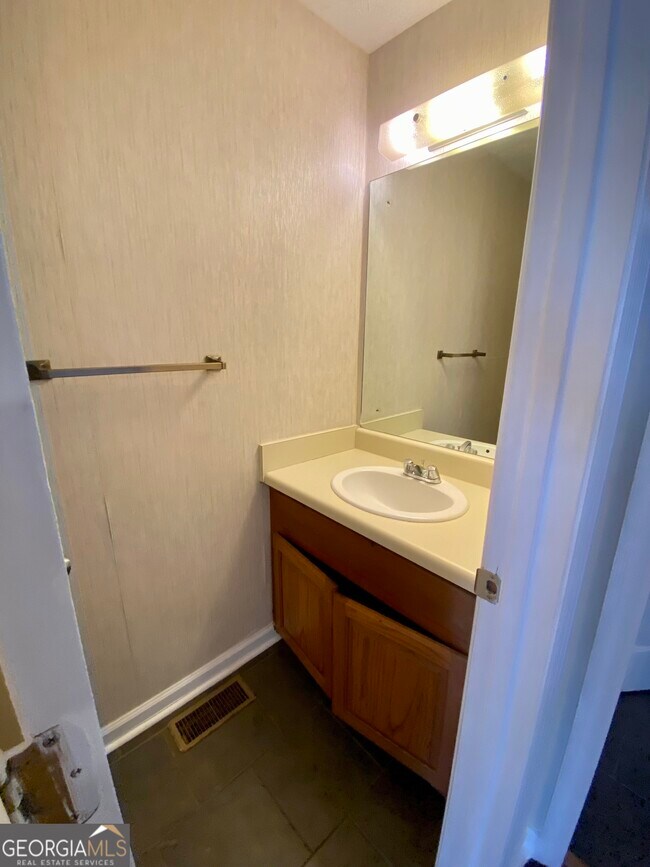 Building Photo - 124 Berlin Ct