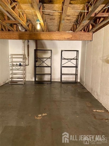 Building Photo - 33 Marion Dr