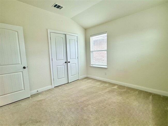 Building Photo - 2101 Split Diamond Way