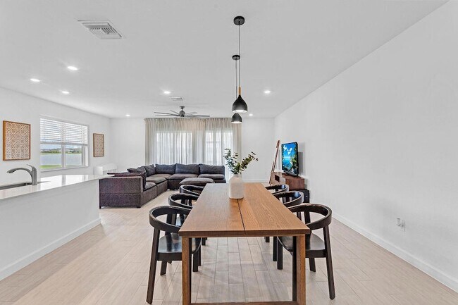 Building Photo - 7609 NW Archerfield Dr