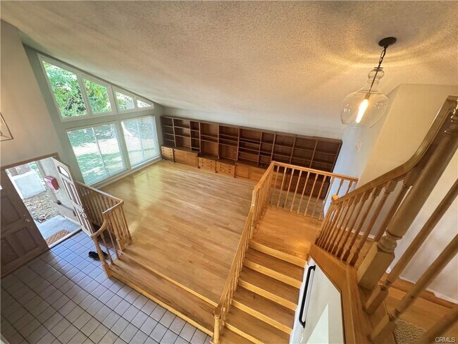 Building Photo - 14371 Miro Ct