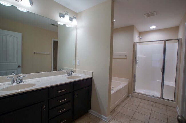 Building Photo - 2404 Swans Rest Way