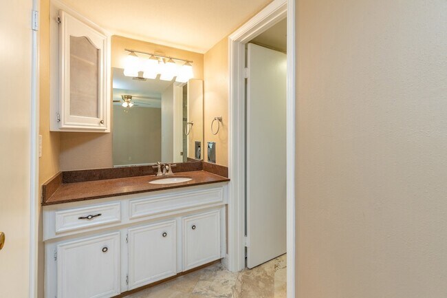 Building Photo - 2623 Longleaf Pines Ln