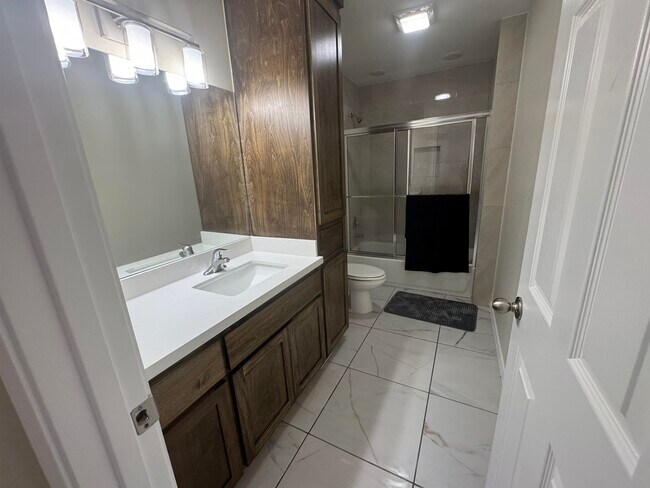 Building Photo - 5821 Colegio Ln
