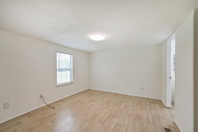 Building Photo - 1749 Max Rd