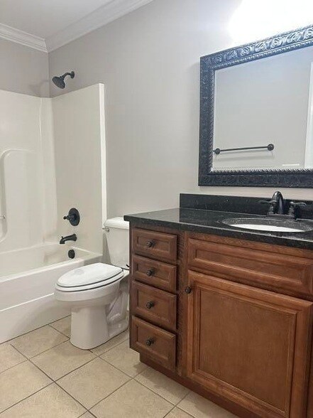 Building Photo - 1695 Stonebriar Dr NE