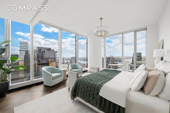 Building Photo - 217 W 57th St