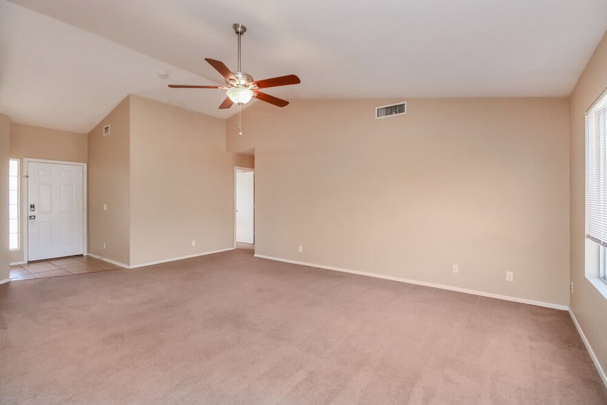 Building Photo - 8046 E Fairfield St