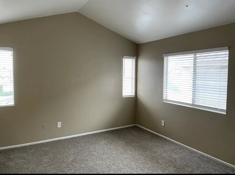 Building Photo - 11484 Millpond Rd