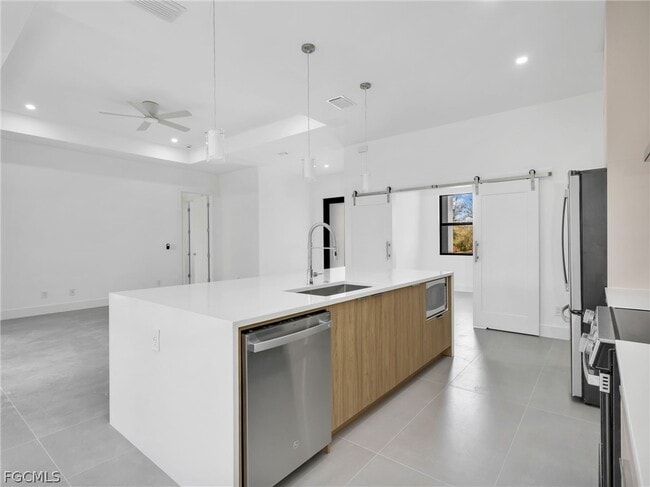 Building Photo - 6192 Kambach St