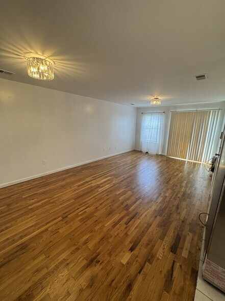 Primary Photo - 286 Lexington Ave
