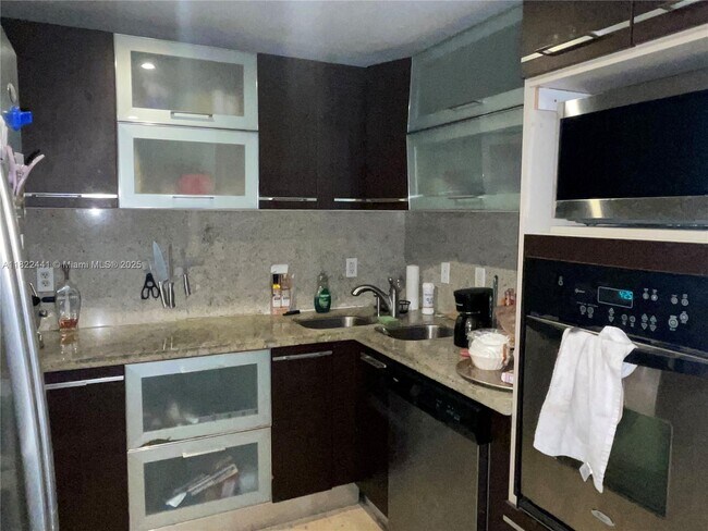 Building Photo - 50 Menores Ave