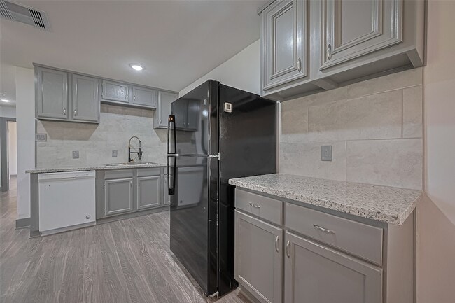 Building Photo - 22334 FM 762 Rd