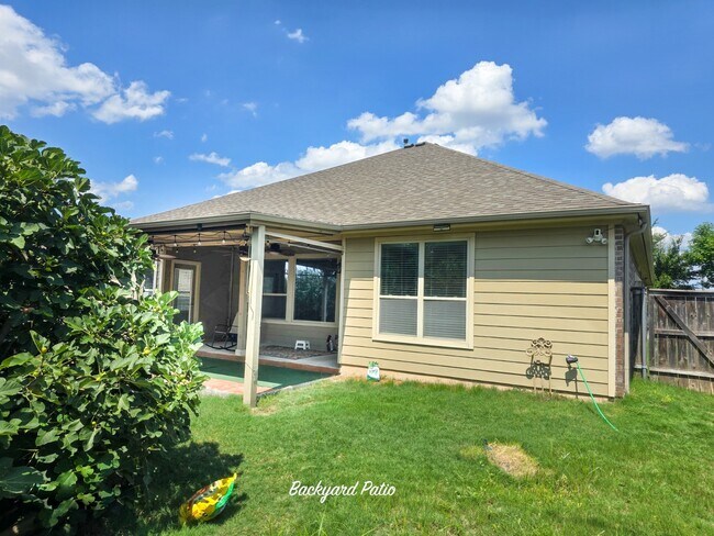Building Photo - 301 Silver Trl