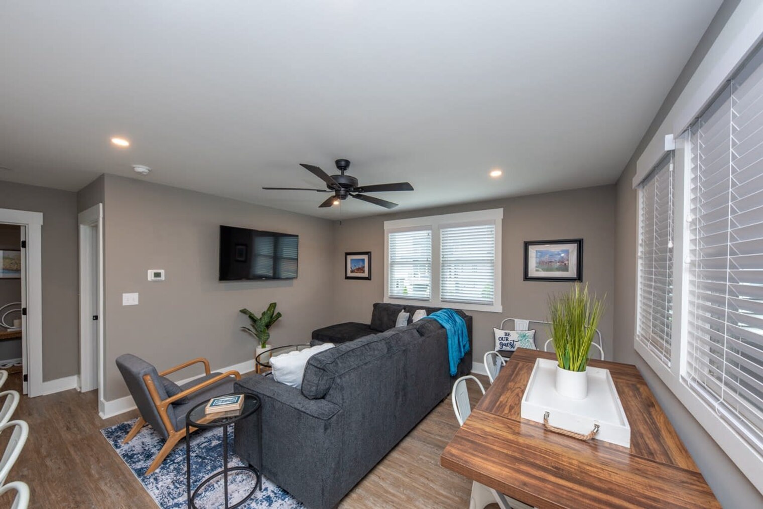 Building Photo - 1140 Simpson Ave