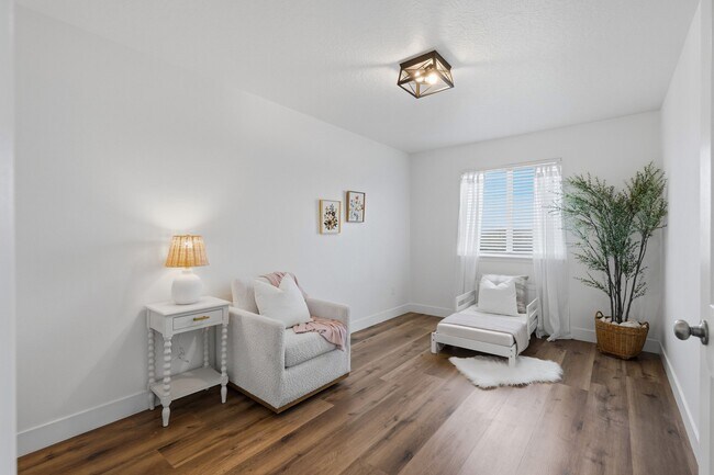 Building Photo - 3753 N Prairie Grass Dr