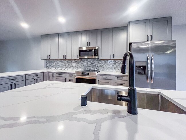 Building Photo - 13128 12th Dr SE