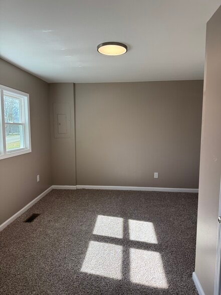 Building Photo - 138 Cherry Ln