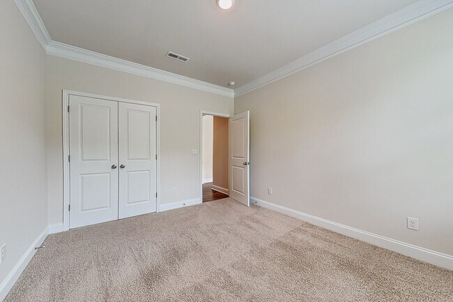 Building Photo - 5301 Ennisworth Ln