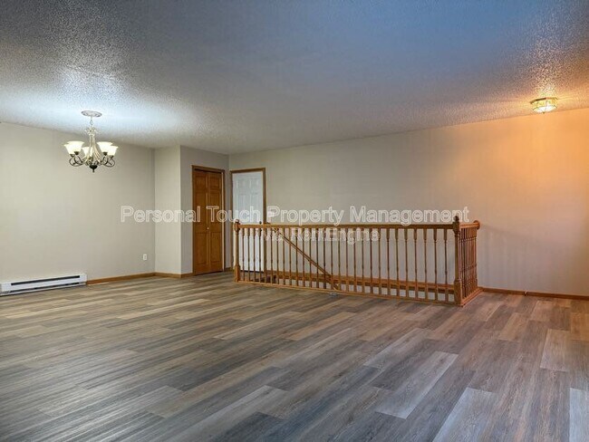 Building Photo - 2736-33 1/2 33 1/2 Ave S