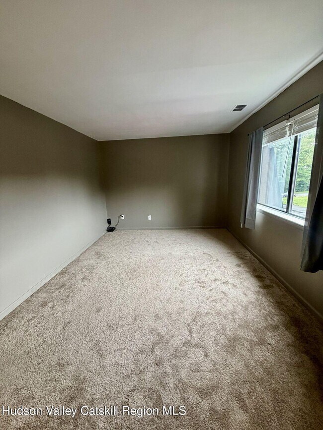 Building Photo - 616 Cherry Hill Dr