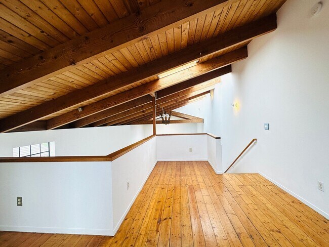 Building Photo - West Oakland 5th St