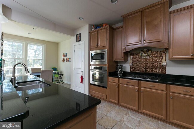 Building Photo - 42607 Offenham Terrace