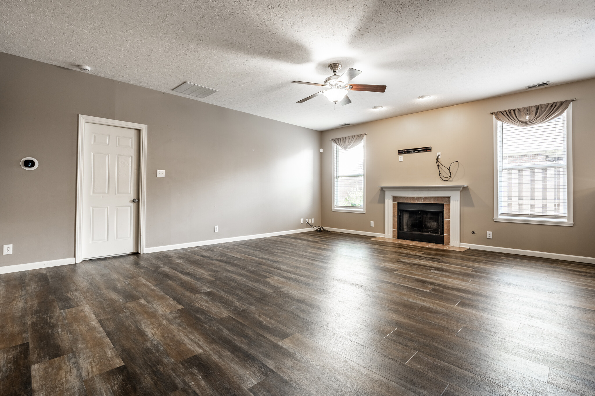Building Photo - 8342 Stark Dr