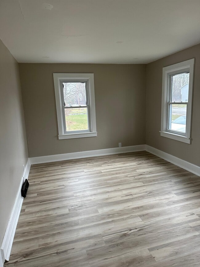 Building Photo - 962 Lakeview Dr