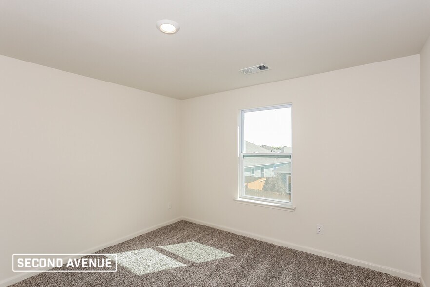 Building Photo - 1400 Palamedes Dr