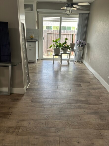 Building Photo - 131 E 17th St