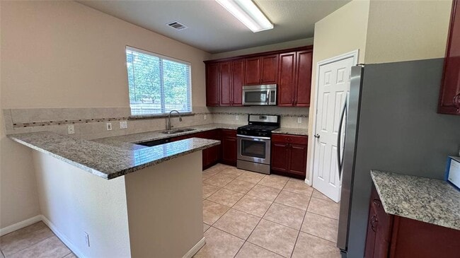 Building Photo - 2211 Bent Bow Dr