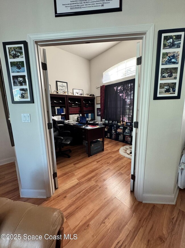 Building Photo - 5891 Herons Landing Dr