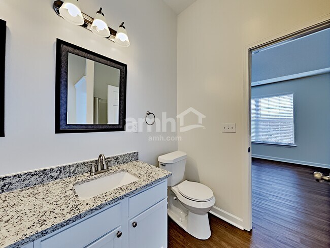 Building Photo - 900 Crowders Woods Dr