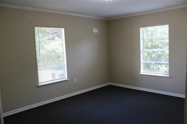 Building Photo - 7739 Greendowns St