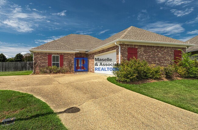 Building Photo - Beautiful 3 bedroom, 2 bathroom house in B...