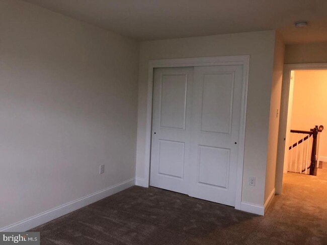 Building Photo - 120 Woodwinds Dr
