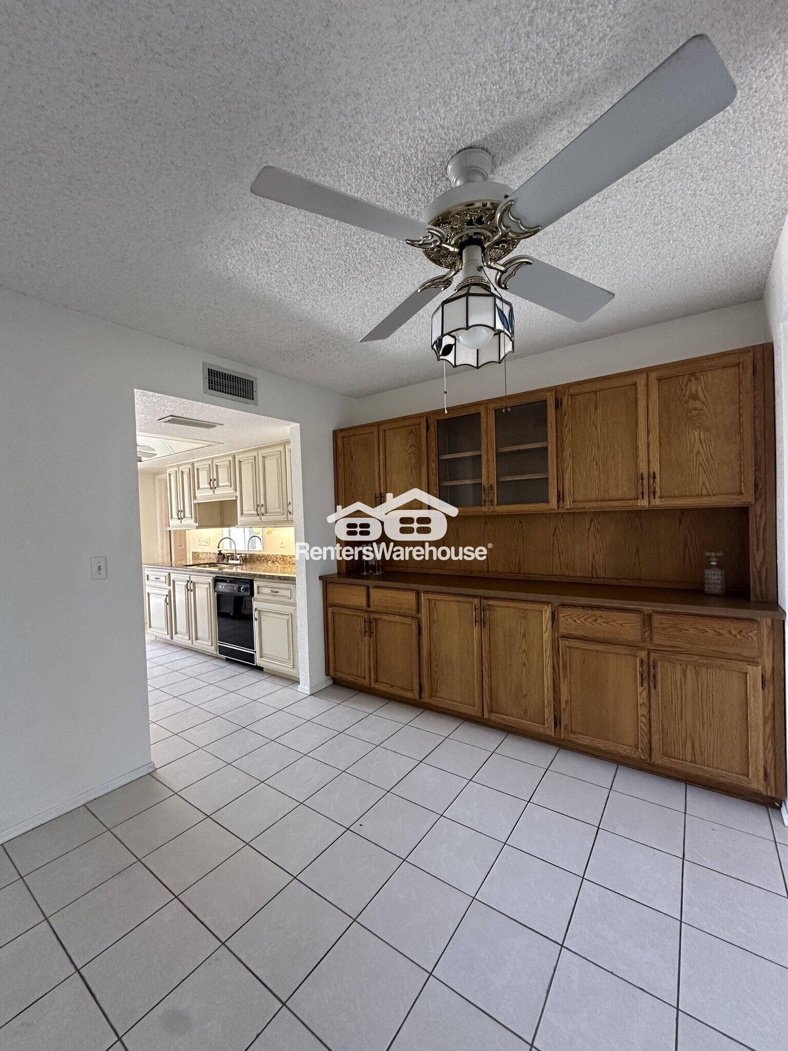 Building Photo - 1011 E Renee Dr