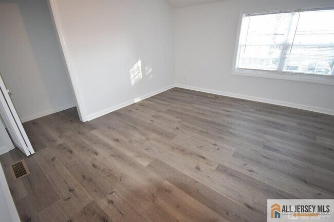 Building Photo - 1 Lee Ave