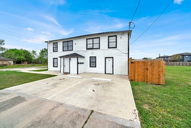 Building Photo - 1009 Witter St