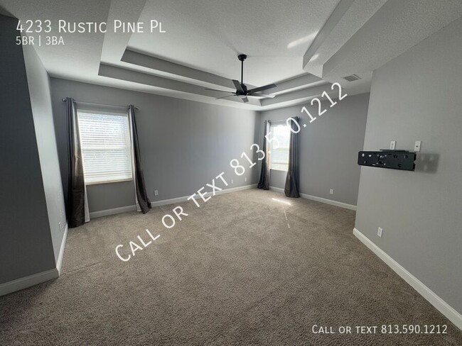 Building Photo - Spacious Wesley Chapel Home